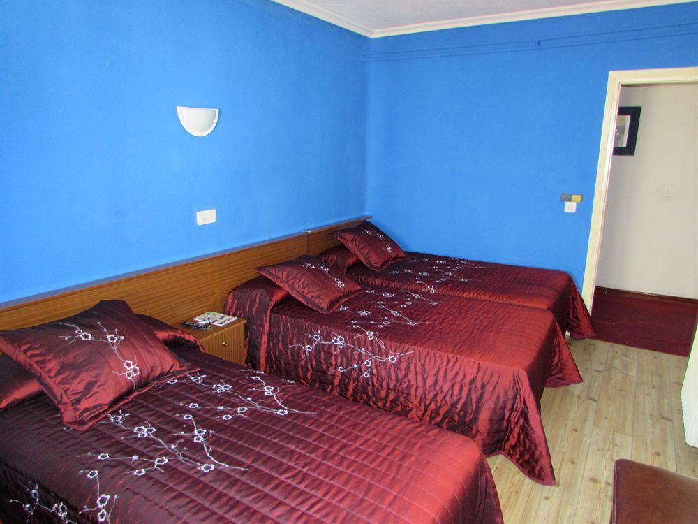 Hostal Rober Madryt Zewnętrze zdjęcie