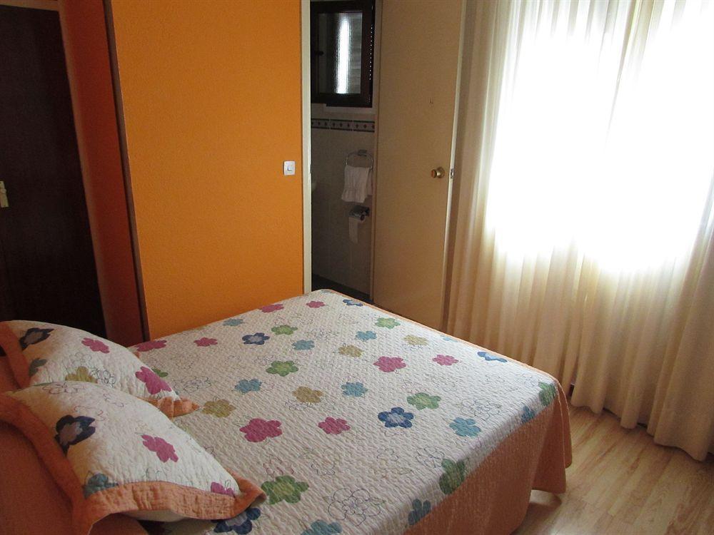 Hostal Rober Madryt Zewnętrze zdjęcie