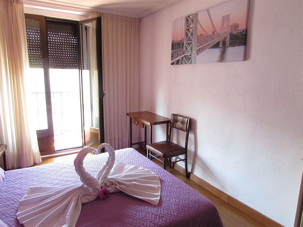Hostal Rober Madryt Zewnętrze zdjęcie