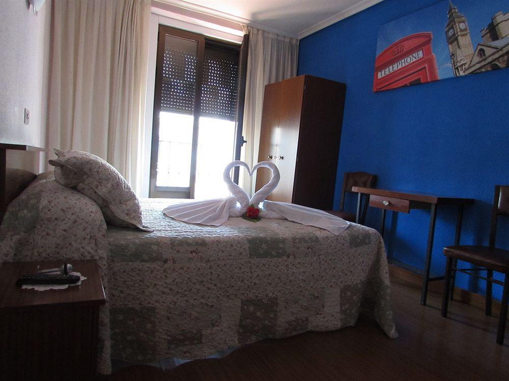 Hostal Rober Madryt Zewnętrze zdjęcie