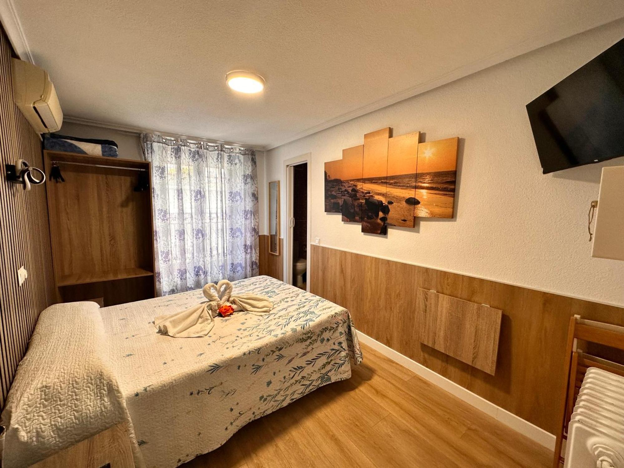 Hostal Rober Madryt Zewnętrze zdjęcie