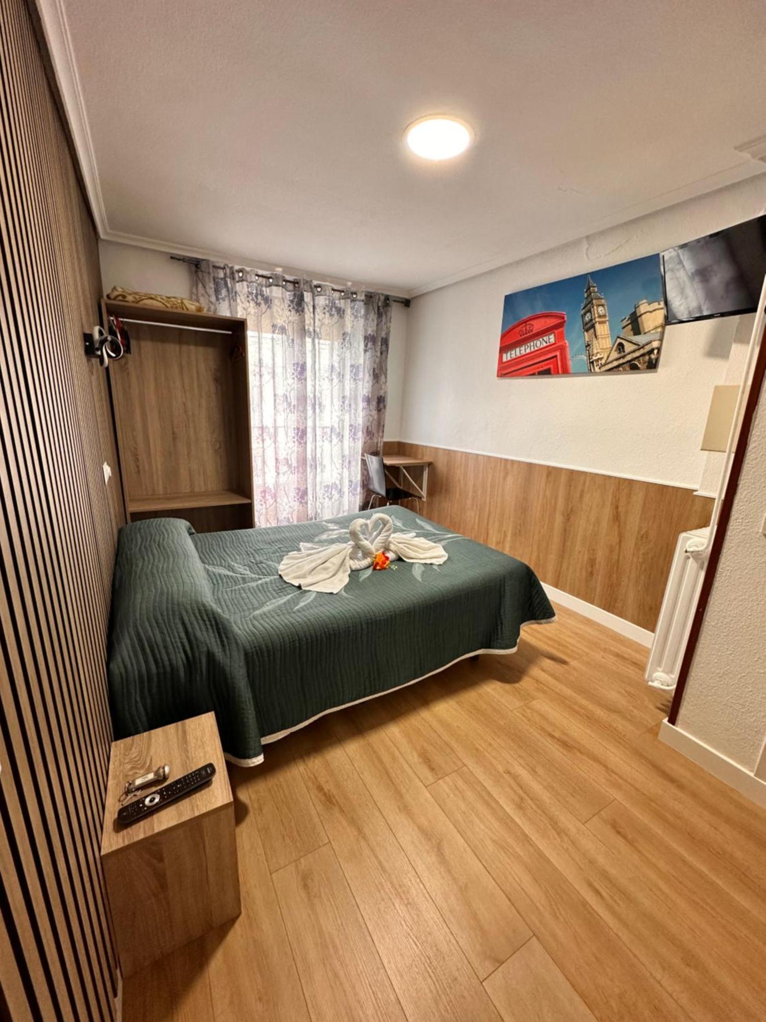 Hostal Rober Madryt Zewnętrze zdjęcie
