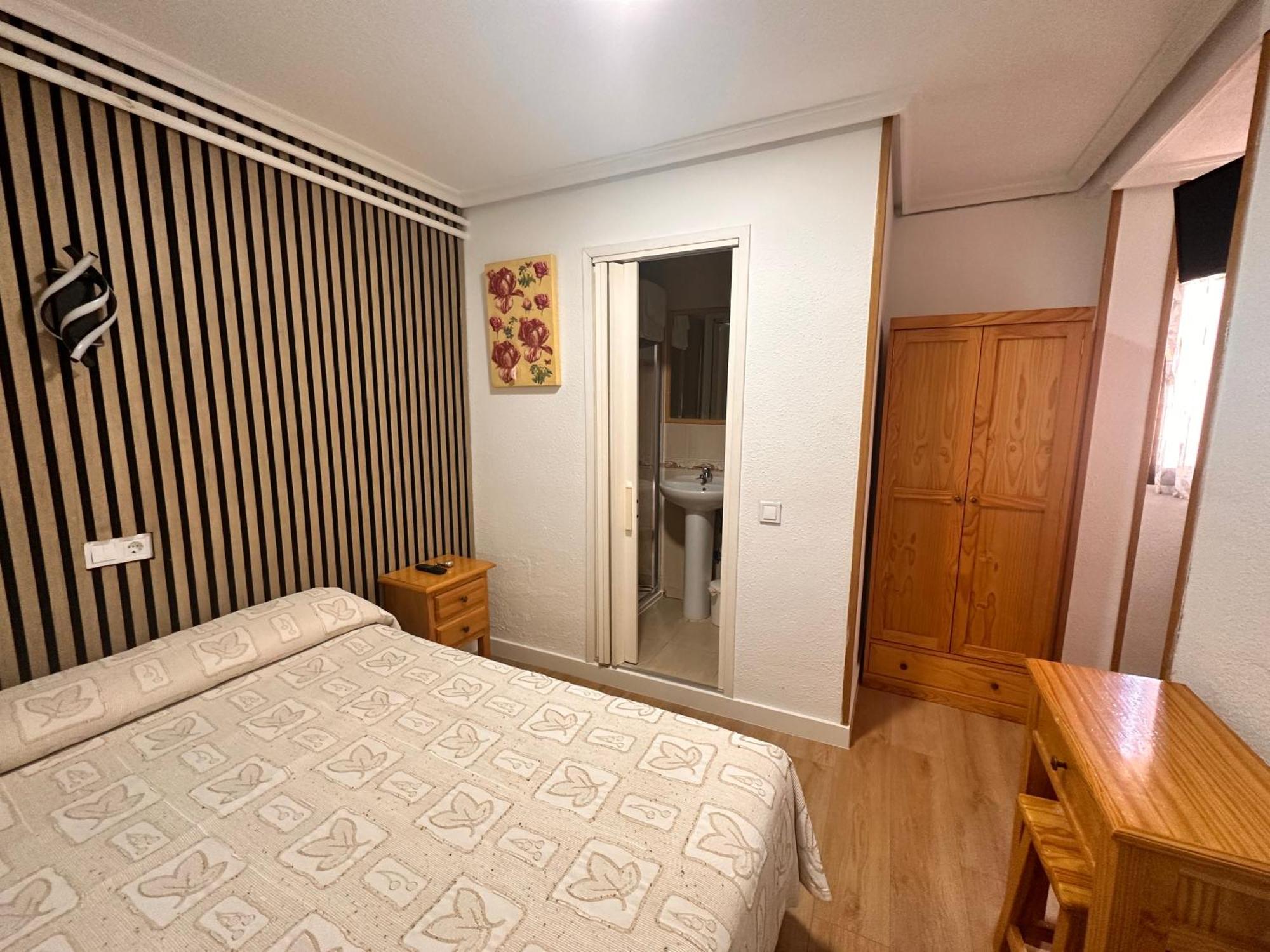 Hostal Rober Madryt Zewnętrze zdjęcie