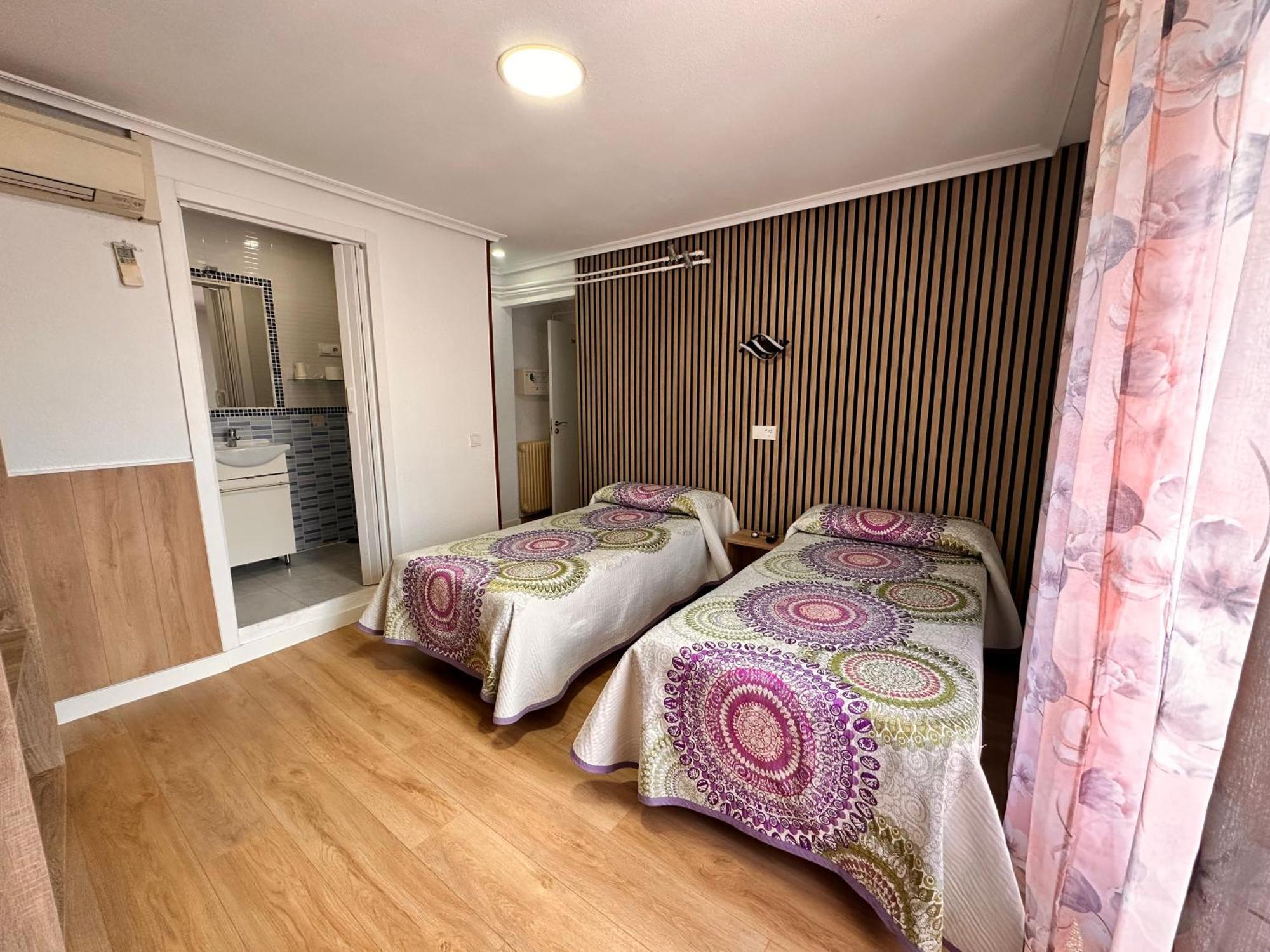 Hostal Rober Madryt Zewnętrze zdjęcie