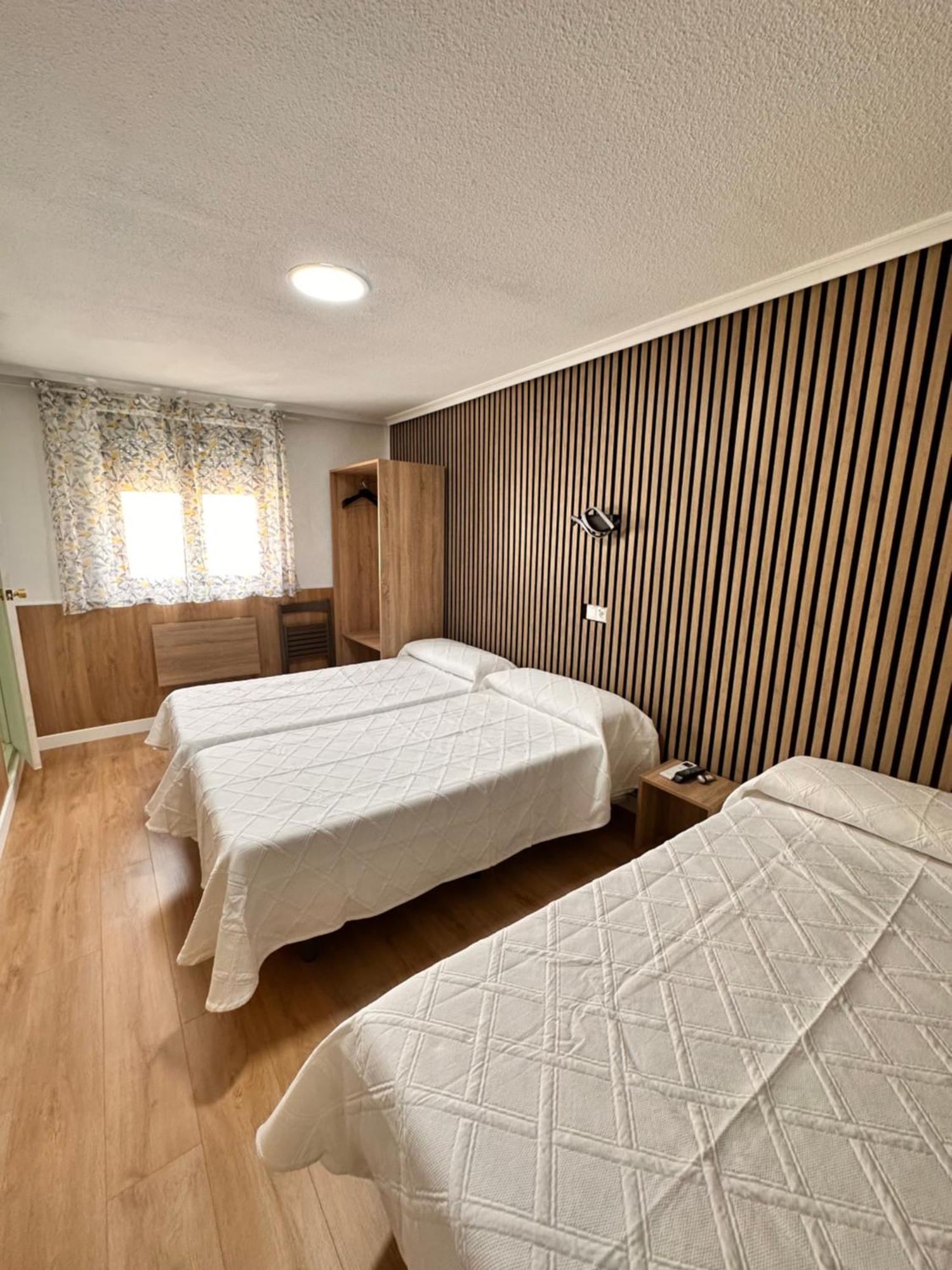 Hostal Rober Madryt Zewnętrze zdjęcie