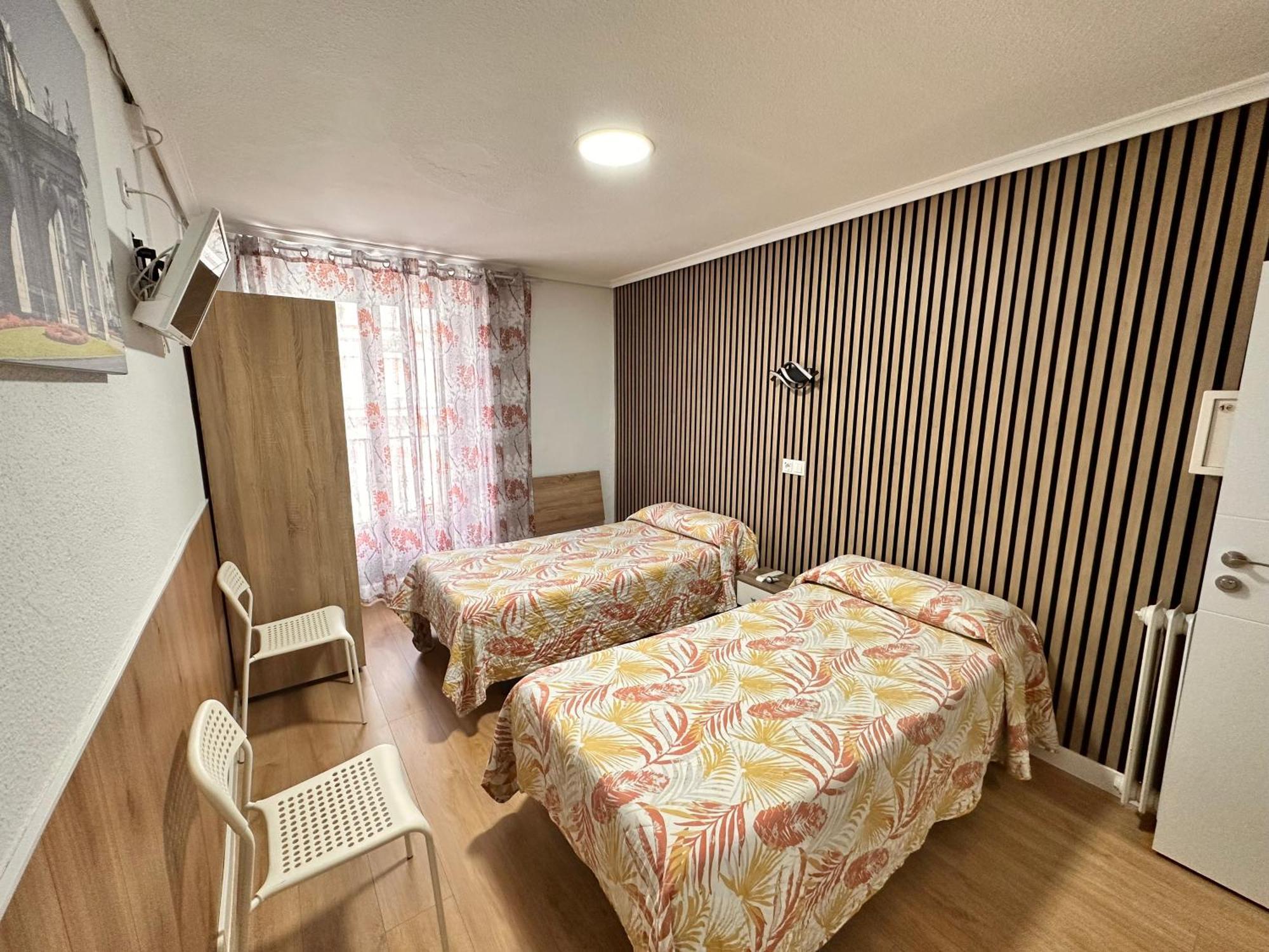 Hostal Rober Madryt Zewnętrze zdjęcie