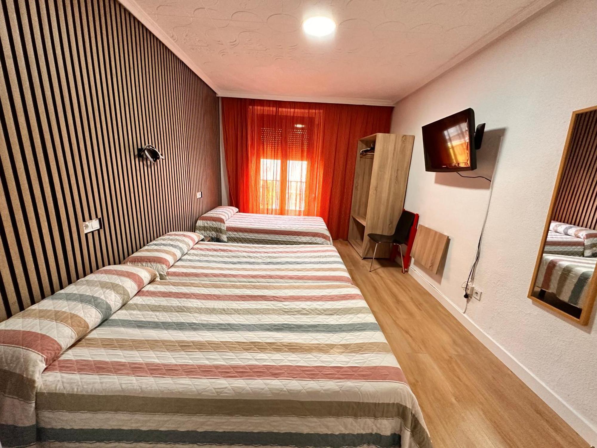 Hostal Rober Madryt Zewnętrze zdjęcie