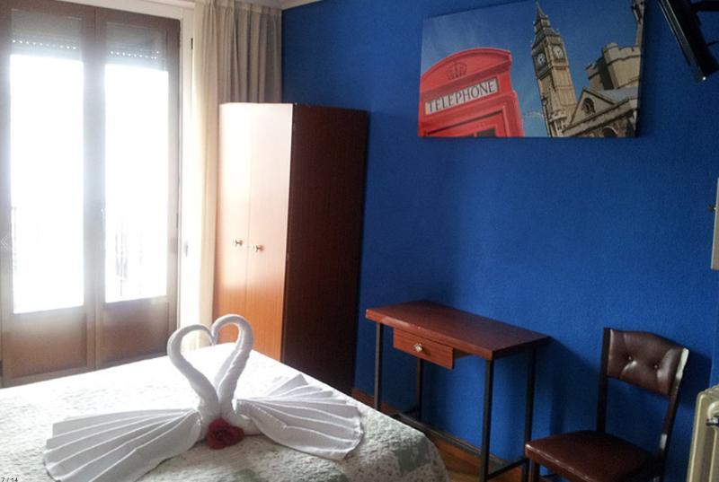 Hostal Rober Madryt Zewnętrze zdjęcie