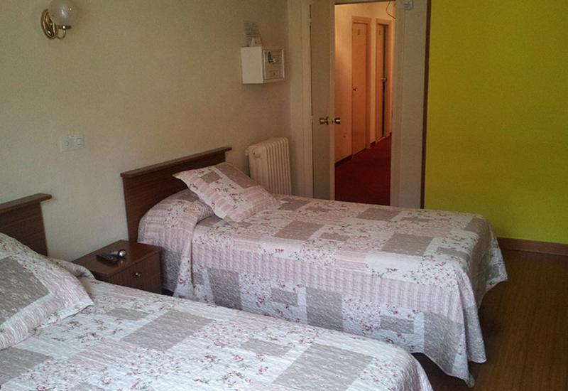 Hostal Rober Madryt Zewnętrze zdjęcie