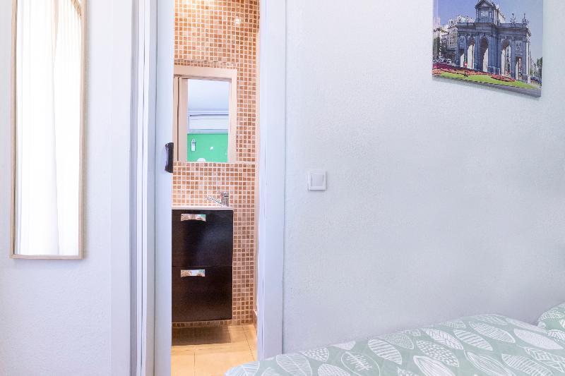 Hostal Rober Madryt Zewnętrze zdjęcie